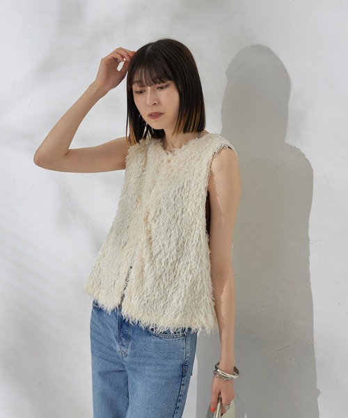 each（イーチ）の「ノースリフリンジファーベスト（ベスト・レディース・ブラック/グレー/アイボリー・FREE）」の2枚目の写真