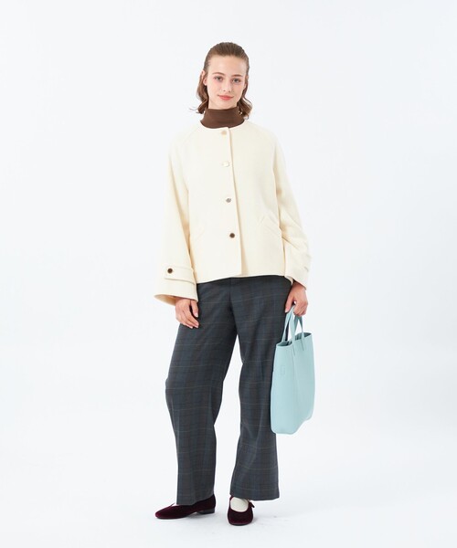 MACKINTOSH PHILOSOPHY（ﾏｯｷﾝﾄｯｼｭ ﾌｨﾛｿﾌｨｰ）の「【WELBURY NO COLLAR SHORT（ウェルベリーノーカラーショート）】ウールメルトン製（ノーカラーコート・レディース・オフホワイト/ブルー系その他3/チャコールグレー/ブラウン/ダークネイビー・38/36）」の6枚目の写真