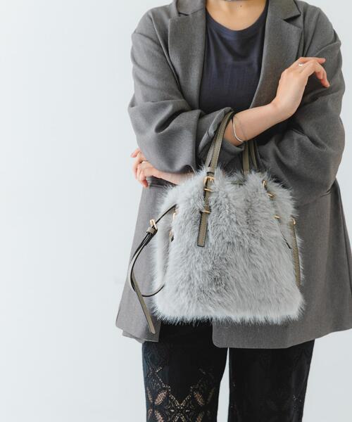 RODE SKO（ロデスコ）の「フラッフィー2WAYバッグ（ショルダーバッグ・レディース・ライトグレー/アイボリー・ONE）」の3枚目の写真
