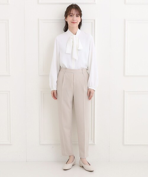 SHOO・LA・RUE(シューラルー)の「【セレモニー】ローヒールパンプス(パンプス・レディース・アイボリー/ブラック・35/45)」の4枚目の写真