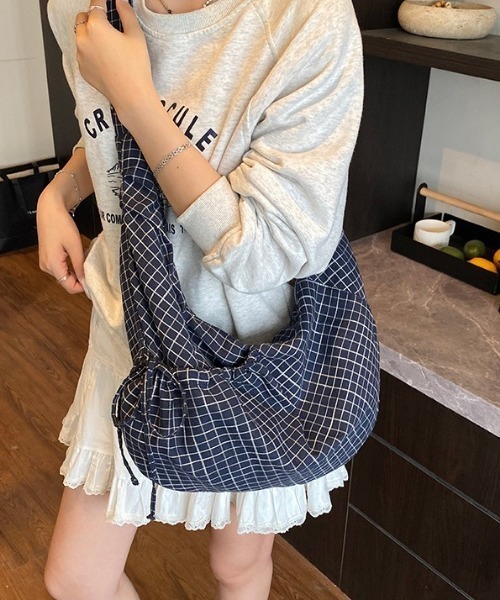 Vipoa（ヴィポア）の「チェック柄ショルダーバッグ（ショルダーバッグ・レディース・ホワイト/ブラック/ネイビー・FREE）」の3枚目の写真