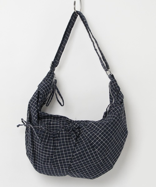 Vipoa（ヴィポア）の「チェック柄ショルダーバッグ（ショルダーバッグ・レディース・ホワイト/ブラック/ネイビー・FREE）」の4枚目の写真