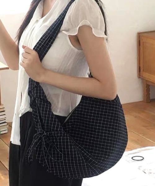 Vipoa（ヴィポア）の「チェック柄ショルダーバッグ（ショルダーバッグ・レディース・ホワイト/ブラック/ネイビー/グレー・FREE）」の10枚目の写真