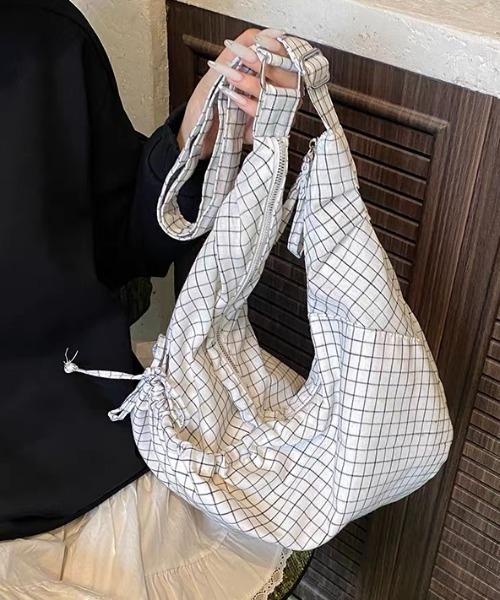Vipoa(ヴィポア)の「チェック柄ショルダーバッグ(ショルダーバッグ・レディース・ホワイト/ブラック/ネイビー/グレー・FREE)」の21枚目の写真