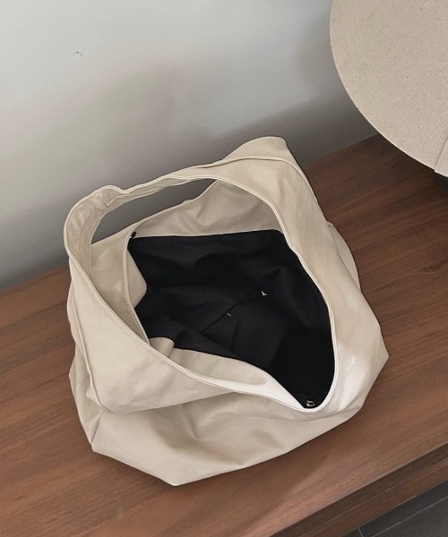 .KOM(ドットコム)の「A'GEM/9 × .kom 『.KOM/ドットケーオーエム』 Soft Touch Big Hobo Bag/ソフトタッチ ビッグホーボーバッグ(エコバッグ/サブバッグ・レディース・ブラック/カモフラージュ/アイボリー/ブラウン・FREE)」の17枚目の写真