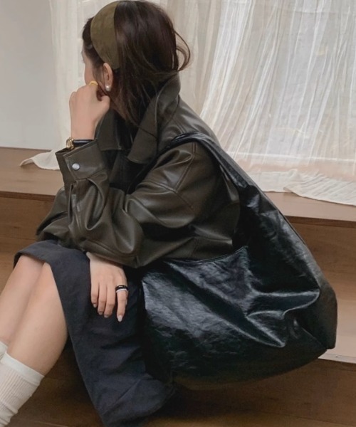 .KOM(ドットコム)の「A'GEM/9 × .kom 『.KOM/ドットケーオーエム』 Soft Touch Big Hobo Bag/ソフトタッチ ビッグホーボーバッグ(エコバッグ/サブバッグ・レディース・ブラック/カモフラージュ/アイボリー/ブラウン・FREE)」の5枚目の写真