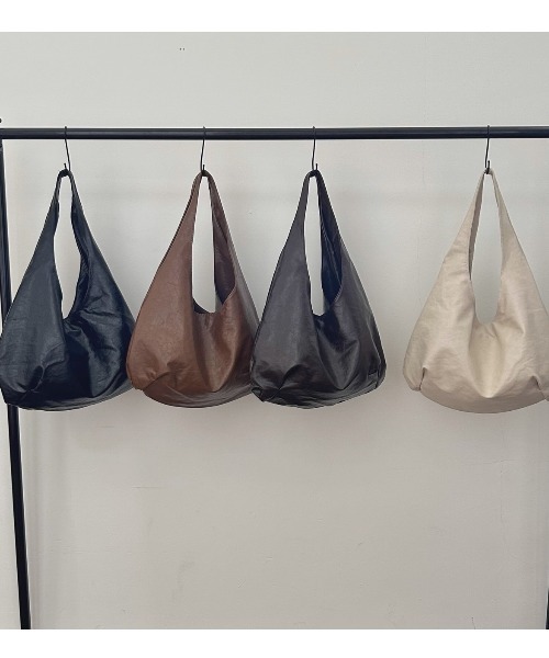 .KOM(ドットコム)の「A'GEM/9 × .kom 『.KOM/ドットケーオーエム』 Soft Touch Big Hobo Bag/ソフトタッチ ビッグホーボーバッグ(エコバッグ/サブバッグ・レディース・ブラック/カモフラージュ/アイボリー/ブラウン・FREE)」の13枚目の写真