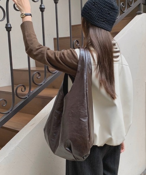 .KOM(ドットコム)の「A'GEM/9 × .kom 『.KOM/ドットケーオーエム』 Soft Touch Big Hobo Bag/ソフトタッチ ビッグホーボーバッグ(エコバッグ/サブバッグ・レディース・ブラック/カモフラージュ/アイボリー/ブラウン・FREE)」の12枚目の写真