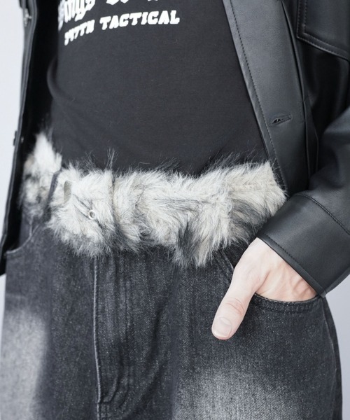 SPINNS(スピンズ)の「フェイクファーベルト/グランジ/Y2K/ユニセックス/冬アクセサリー(ベルト・メンズ・ベージュ/ホワイト・ONESIZE)」の2枚目の写真