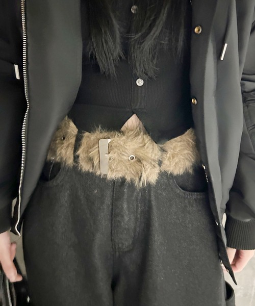 SPINNS(スピンズ)の「フェイクファーベルト/グランジ/Y2K/ユニセックス/冬アクセサリー(ベルト・メンズ・ベージュ/ホワイト・ONESIZE)」の11枚目の写真