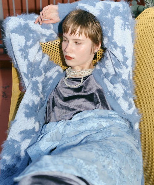 yae（ヤエ）の「2way flower feather cardigan／2ウェイフラワーフェザーニットカーディガン（カーディガン/ボレロ・レディース・レッド/ブラウン/ライトブルー・FREE）」の4枚目の写真