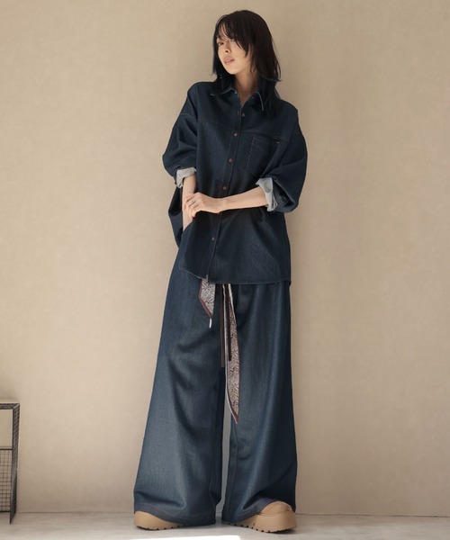 Ulysses（ユリシス）の「【セットアップ】オーバーシャツジャケット＆ワイドパンツwithベルトスカーフ（セットアップ・レディース・ネイビー/ブラウン・F）」の8枚目の写真