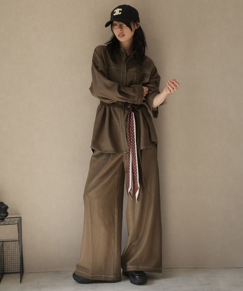 Ulysses（ユリシス）の「【セットアップ】オーバーシャツジャケット＆ワイドパンツwithベルトスカーフ（セットアップ・レディース・ネイビー/ブラウン・F）」の4枚目の写真