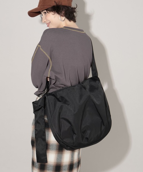 GEORGE'S（ジョージズ）の「ナイロンショルダーBAG（ショルダーバッグ・レディース・ライトベージュ/ブラック/ブラウン・FREE）」の5枚目の写真