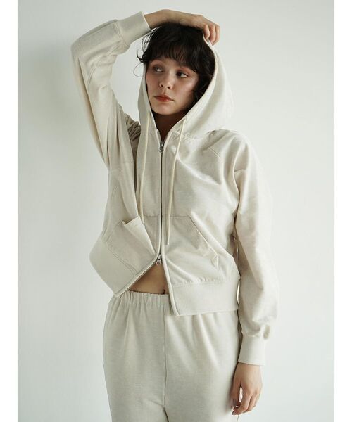 FIKA.(フィーカ)の「Crushed velour double face parka(パーカー・レディース・オフホワイト/ベージュ・MEDIUM)」の7枚目の写真