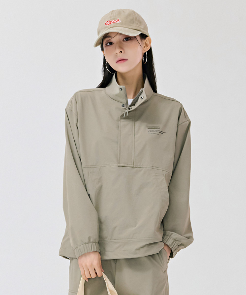 CHASECULT(チェイスカルト)の「共用ストレッチハイネックアノラックTシャツ-DERU5119B0X(ナイロンジャケット・メンズ・Beige・90/100/95/105)」の2枚目の写真