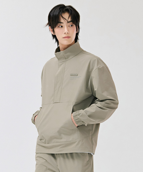 CHASECULT(チェイスカルト)の「共用ストレッチハイネックアノラックTシャツ-DERU5119B0X(ナイロンジャケット・メンズ・Beige・90/100/95/105)」の5枚目の写真
