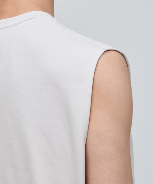 MUSINSA STANDARD（ムシンサスタンダード）の「リラックスドスリーブレストップ [ダスティクリーム]（Tシャツ/カットソー・メンズ・その他・XX-LARGE/XXX-LARGE/SMALL/MEDIUM/LARGE/X-LARGE）」の6枚目の写真