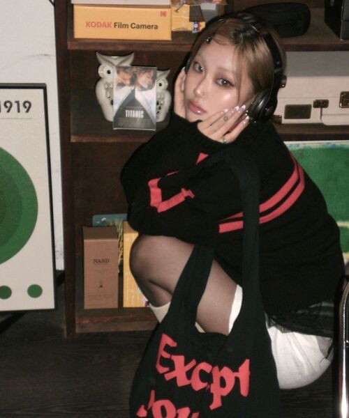 YOUHEE（ユヒ）の「TRACK KNIT PULLOVER BLACK（ニット/セーター・レディース・その他・FREE）」の11枚目の写真