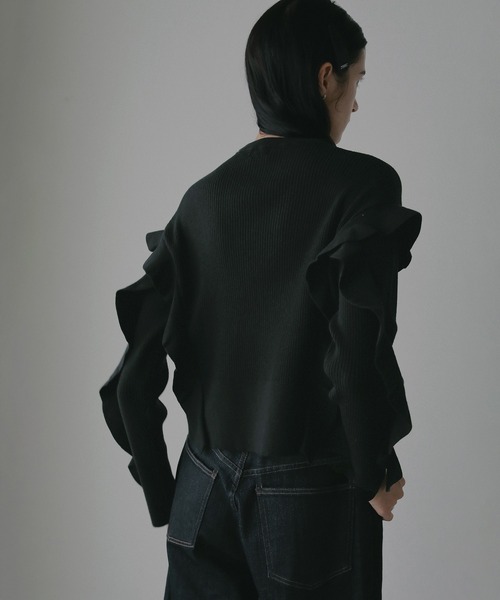 MANOF(マノフ)の「FRILLS RIB KNIT(ニット/セーター・レディース・アイボリー/ブラック/チャコールグレー・F)」の21枚目の写真
