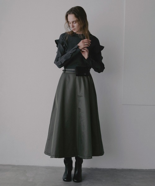 MANOF(マノフ)の「FRILLS RIB KNIT(ニット/セーター・レディース・アイボリー/ブラック/チャコールグレー・F)」の8枚目の写真