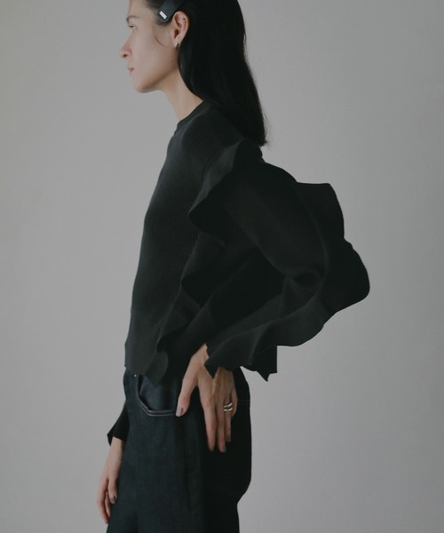 MANOF(マノフ)の「FRILLS RIB KNIT(ニット/セーター・レディース・アイボリー/ブラック/チャコールグレー・F)」の20枚目の写真