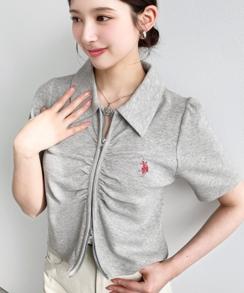 U.S. POLO ASSN.(ユーエスポロアッスン)の「moment+別注【U.S.POLO ASSN.】ワンポイント刺繍Wジップフロントギャザーえり付き半袖カーディガン(カーディガン/ボレロ・レディース・ブラック/杢グレー/アイボリー/ネイビー・L/M)」の18枚目の写真
