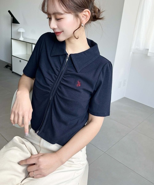U.S. POLO ASSN.(ユーエスポロアッスン)の「moment+別注【U.S.POLO ASSN.】ワンポイント刺繍Wジップフロントギャザーえり付き半袖カーディガン(カーディガン/ボレロ・レディース・ブラック/杢グレー/アイボリー/ネイビー・L/M)」の6枚目の写真