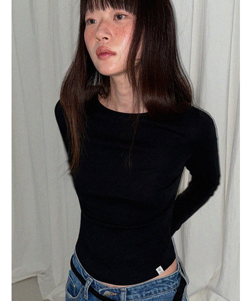 TWEE(トゥウィー)の「スティールベーシック長袖Tシャツ(ラウンドネックver.)(Tシャツ/カットソー・レディース・ブラック/グレー/アイボリー・FREE)」の5枚目の写真