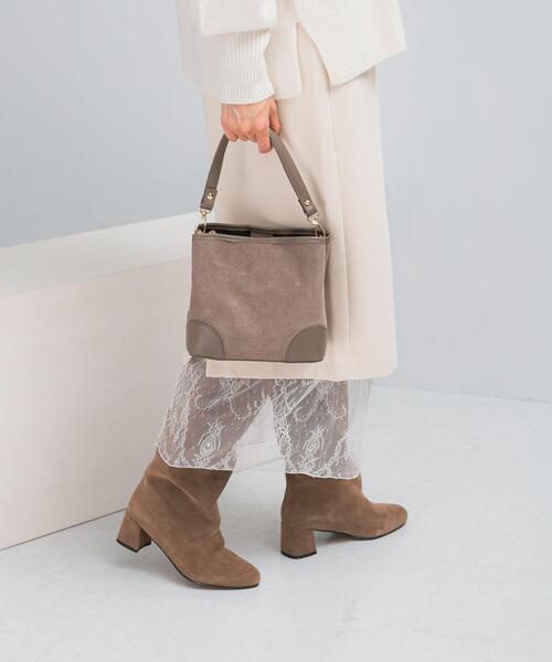 URBAN RESEARCH ROSSO WOMEN(アーバンリサーチ ロッソ)の「AULENTTI スエードスクエアBAG(ハンドバッグ・レディース・ライトブラウン/ベージュ系その他・-)」の2枚目の写真