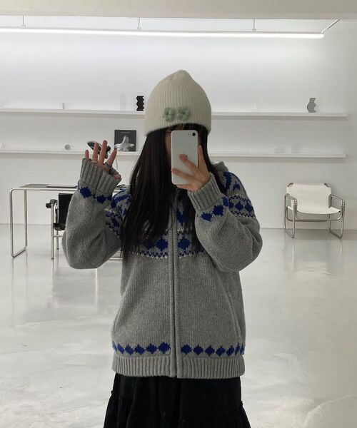 VANONE ATELIER(バノンアトリエ)の「KN4242 Nordic knit hood zip-up_Gray(パーカー・レディース・チャコールグレー・FREE)」の3枚目の写真