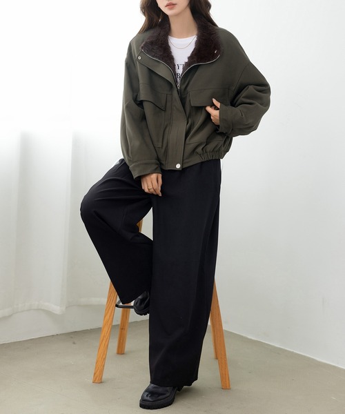 DAY CLOSET（デイ クローゼット）の「【2WAY/異素材MIX】首元まであったかファネルカラー。長袖ミリタリーボアブルゾン レディース（ブルゾン・レディース・ベージュ/カーキ・M/L）」の10枚目の写真