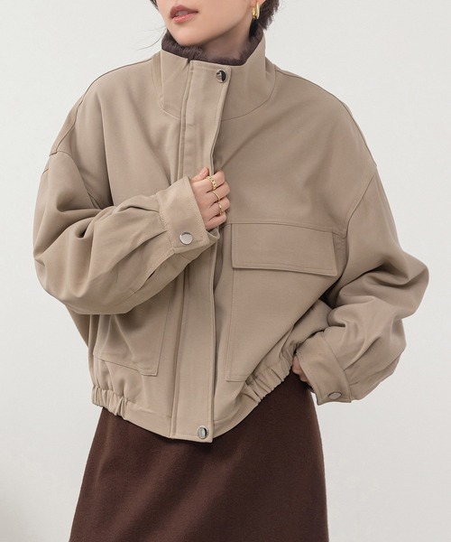 DAY CLOSET（デイ クローゼット）の「【2WAY/異素材MIX】首元まであったかファネルカラー。長袖ミリタリーボアブルゾン レディース（ブルゾン・レディース・ベージュ/カーキ・M/L）」の11枚目の写真