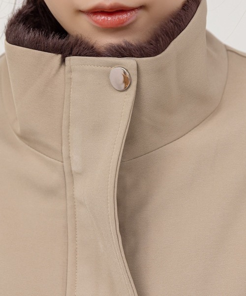 DAY CLOSET（デイ クローゼット）の「【2WAY/異素材MIX】首元まであったかファネルカラー。長袖ミリタリーボアブルゾン レディース（ブルゾン・レディース・ベージュ/カーキ・M/L）」の19枚目の写真