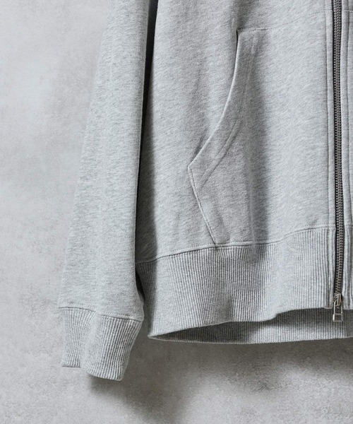 NUMBER (N)INE（ナンバーナイン）の「SCHOOL OF VISUAL COMEDY PRINTED FULL ZIP SWEAT HOODIE / スカルモチーフ ワンポイントロゴ & バックプリント スウェット ジップパーカー（パーカー・メンズ・トップグレー/ブラック・M/L/XL）」の9枚目の写真