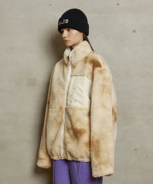 UNALLOYED（アナロイド）の「リバーシブルフリースジャケット / アイボリー（その他アウター・レディース・その他・LARGE/SMALL）」の2枚目の写真