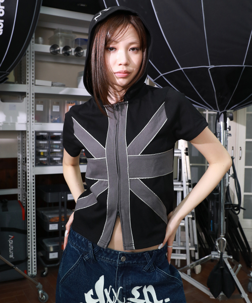 NYXX(エヌワイエックスエックス)の「CROSS PATCH HOODIE BLACK(Tシャツ/カットソー・レディース・その他・F)」の1枚目の写真