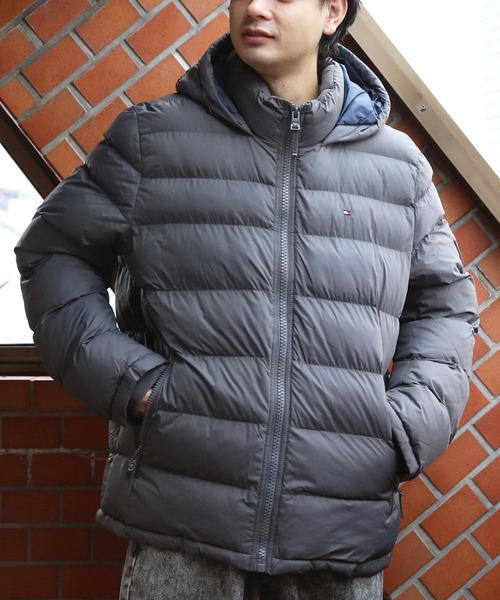 TOMMY HILFIGER（トミーヒルフィガー）の「TOMMY HILFIGER 中綿ジップジャケット（ダウンジャケット/コート・メンズ・ネイビー系1/ダークグリーン/ネイビー/トリコロール/ワインレッド/チャコールグレー/ブラック/ダークブラウン・SMALL/MEDIUM/X-LARGE/LARGE/XX-LARGE）」の11枚目の写真
