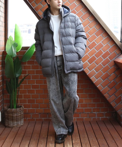 TOMMY HILFIGER（トミーヒルフィガー）の「TOMMY HILFIGER 中綿ジップジャケット（ダウンジャケット/コート・メンズ・ネイビー系1/ダークグリーン/ネイビー/トリコロール/ワインレッド/チャコールグレー/ブラック/ダークブラウン・SMALL/MEDIUM/X-LARGE/LARGE/XX-LARGE）」の14枚目の写真