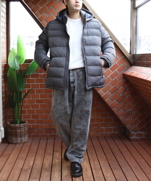 TOMMY HILFIGER（トミーヒルフィガー）の「TOMMY HILFIGER 中綿ジップジャケット（ダウンジャケット/コート・メンズ・ネイビー系1/ダークグリーン/ネイビー/トリコロール/ワインレッド/チャコールグレー/ブラック/ダークブラウン・SMALL/MEDIUM/X-LARGE/LARGE/XX-LARGE）」の15枚目の写真