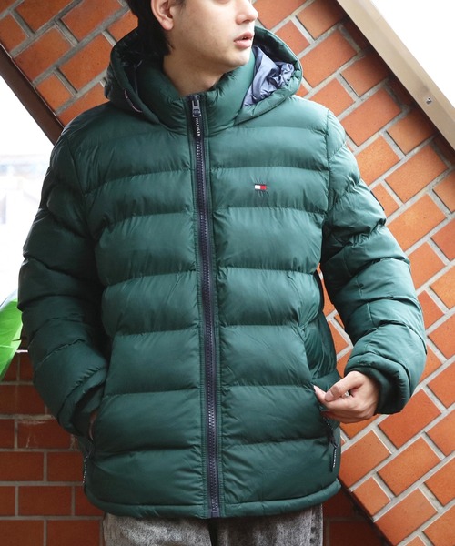 TOMMY HILFIGER（トミーヒルフィガー）の「TOMMY HILFIGER 中綿ジップジャケット（ダウンジャケット/コート・メンズ・ネイビー系1/ダークグリーン/ネイビー/トリコロール/ワインレッド/チャコールグレー/ブラック/ダークブラウン・SMALL/MEDIUM/X-LARGE/LARGE/XX-LARGE）」の22枚目の写真