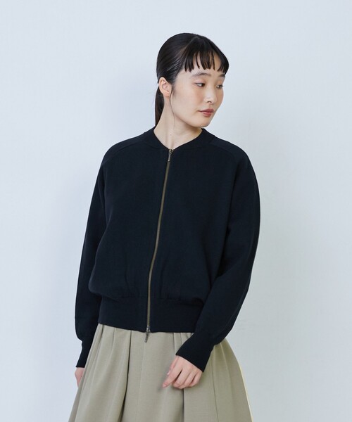 LOISIR(ロワズィール)の「コットン接結編みニットブルゾン(カーディガン/ボレロ・レディース・ブラック/ブルー/モカ・FREE)」の2枚目の写真