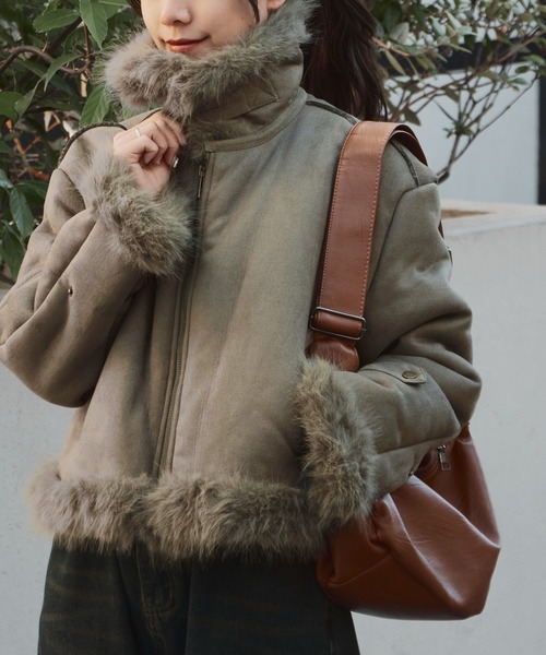 Chick（チック）の「Chin Strap Faux Fur Jacket / チンストラップ フェイクファージャケット（ブルゾン・レディース・ブラウン/グレー・FREE）」の3枚目の写真