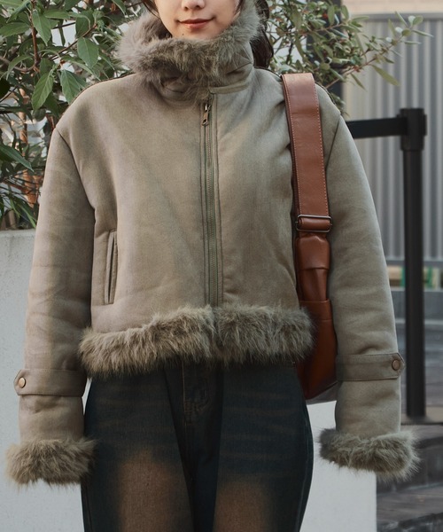 Chick（チック）の「Chin Strap Faux Fur Jacket / チンストラップ フェイクファージャケット（ブルゾン・レディース・ブラウン/グレー・FREE）」の4枚目の写真