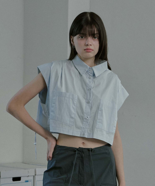 MOIREMOA(モアレモア)の「crop pocket shirt -blue(シャツ/ブラウス・レディース・ブルー・FREE)」の2枚目の写真