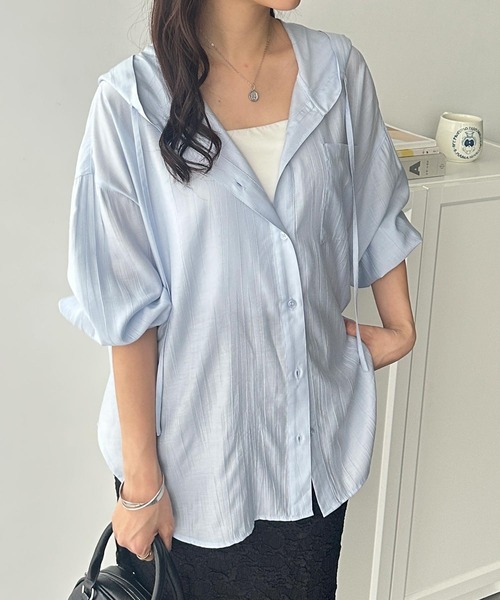 GeeRA（ジーラ）の「夏に活躍！フード付きオーバーサイズパーカーシャツ　アソート（無地/チェック）（シャツ/ブラウス・レディース・チェック/ブラック/ブルー/オフホワイト・X-LARGE/LARGE/MEDIUM）」の3枚目の写真