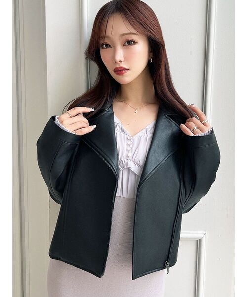 RESEXXY（リゼクシー）の「フェイクレザーライダースジャケット（ライダースジャケット・レディース・ブラック/アイボリー・MEDIUM/SMALL）」の3枚目の写真