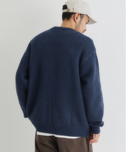 BACK NUMBER（バックナンバー）の「【BACK NUMBER】ダブルジャガードロゴクルーネックセーター (大胆ロゴ / リラックスフィット / 柔らかい素材 / 多彩な色合い)（ニット/セーター・メンズ・オフホワイト/ネイビー/グリーン・S/M/L/XL）」の16枚目の写真