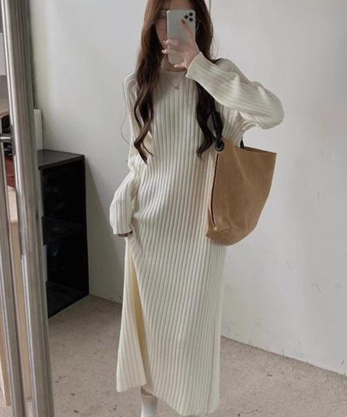 Flugge(フラッジー)の「ロングニットワンピース(ワンピース・レディース・アイボリー/ブラック・MEDIUM/LARGE)」の4枚目の写真