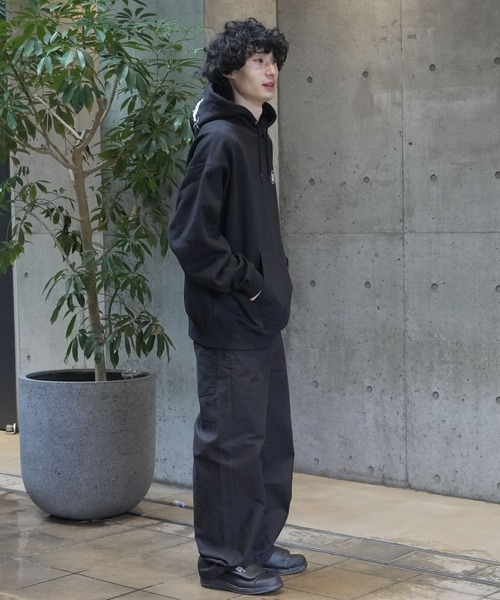BEN DAVIS(ベンデイビス)の「【BEN DAVIS/ベンデイビス】【インパクト抜群のマルチワッペン】プルオーバーパーカー 豪華な振り刺繍 フードロゴデザイン(パーカー・メンズ・ブラック/杢グレー・X-LARGE/MEDIUM/LARGE)」の5枚目の写真